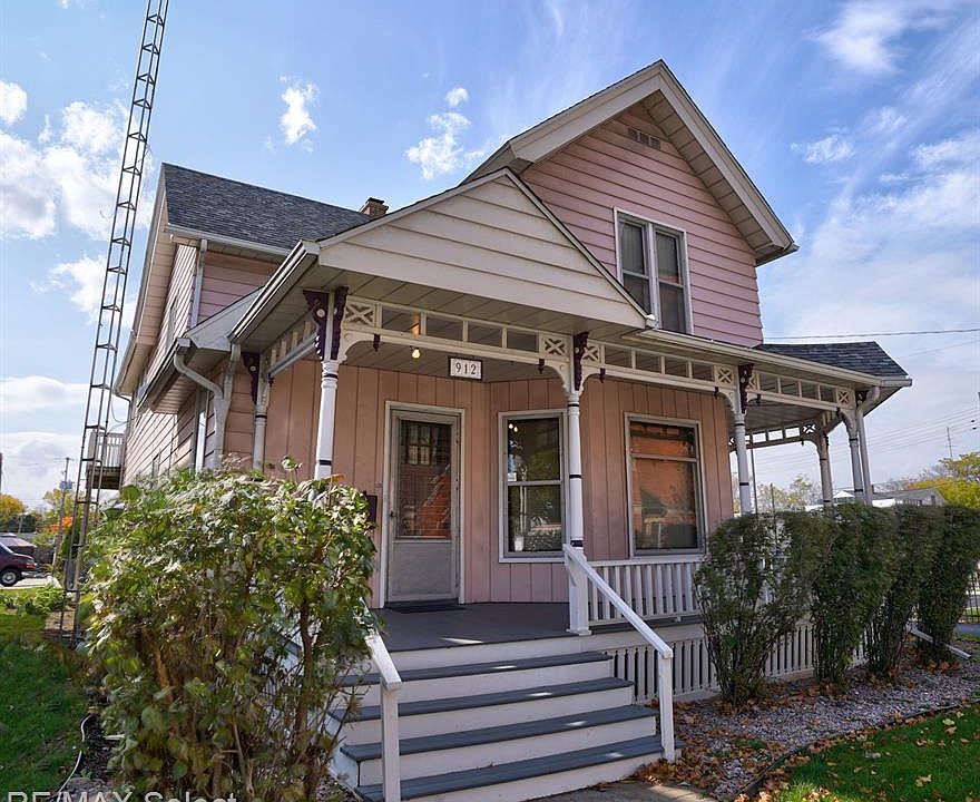 1st image of 912 Church St