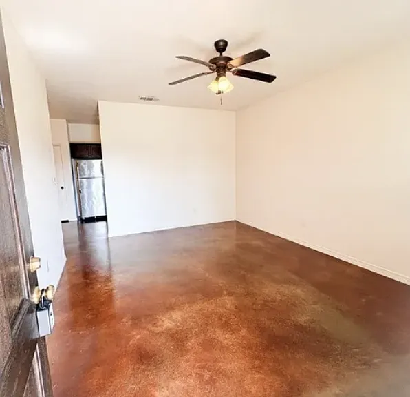 614 Karey Dr #B — Photo 2