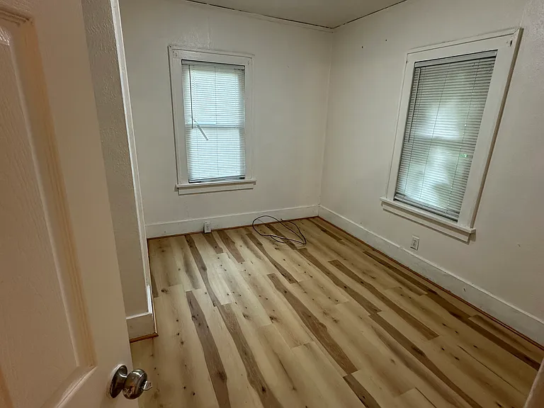 2315 N Ellis St — Photo 6