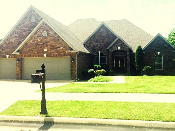 2nd image of 1502 NE Fairwinds Dr
