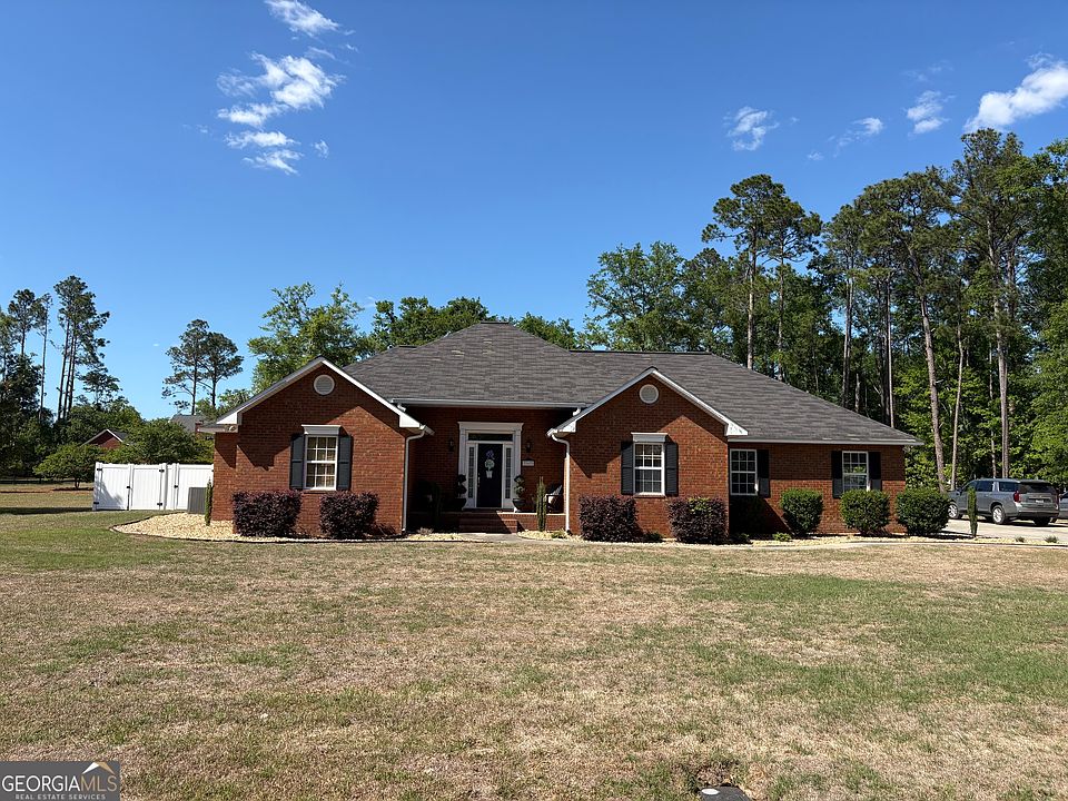1st image of 713 Sharpe Dr