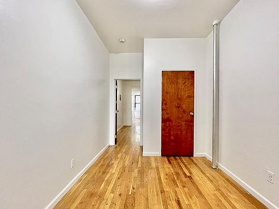 4th image of 322 Jefferson St APT 1R