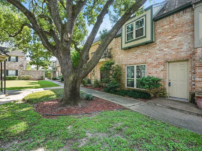 14711 Barryknoll Ln #35 — Photo 12