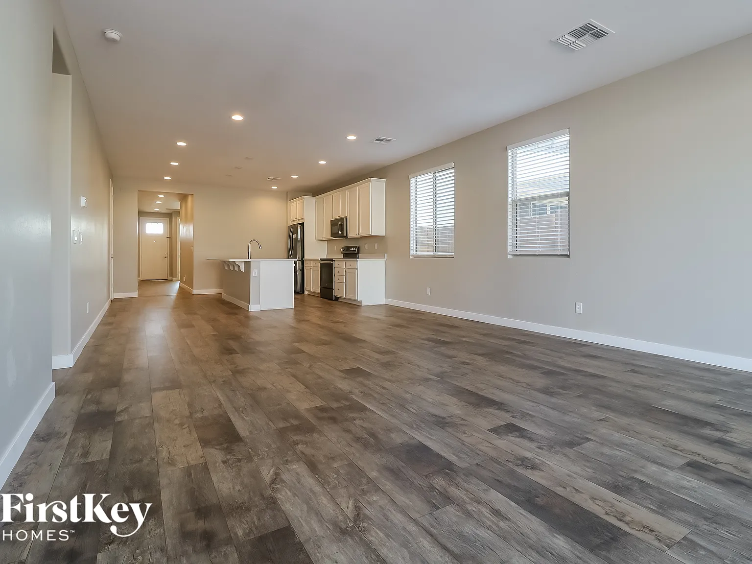 5 bed, 2.0 bath, 2039 sqft, $2,655 — Photo 4