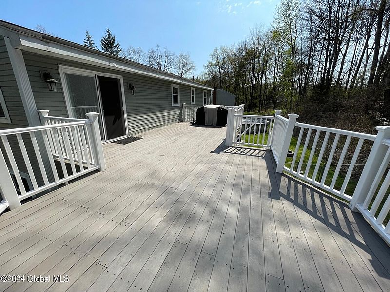 4th image of 7 Oakwood Street