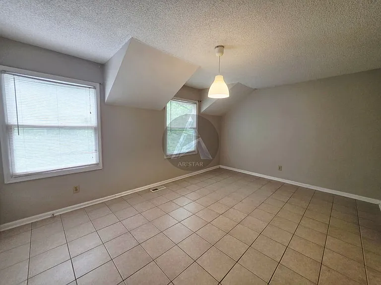 1495 Bentley Ln SE — Photo 10