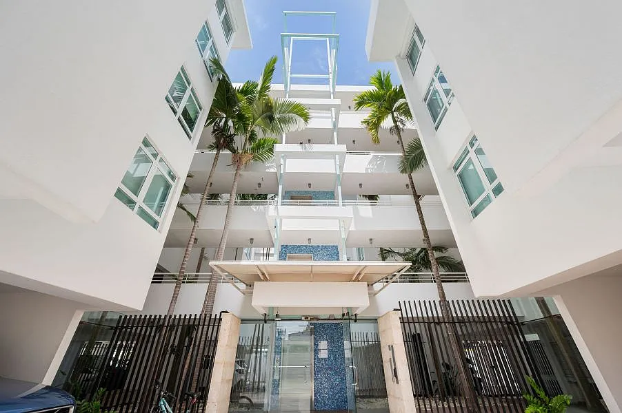 1 bed, 1.0 bath, 580 sqft, $2,500 — Photo 2