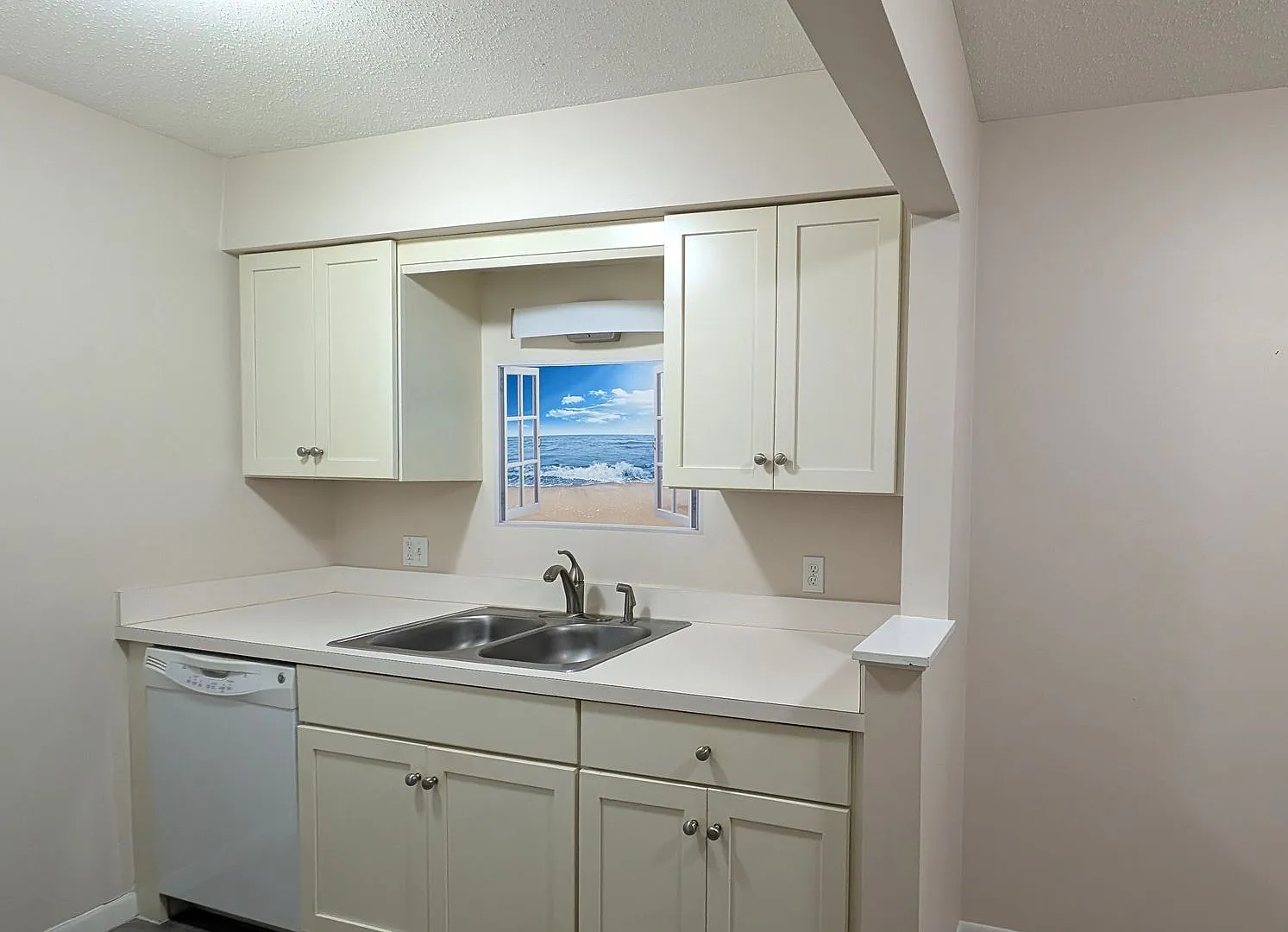 17554 Parkwood Dr, 2 bedroom Condo — Photo 4