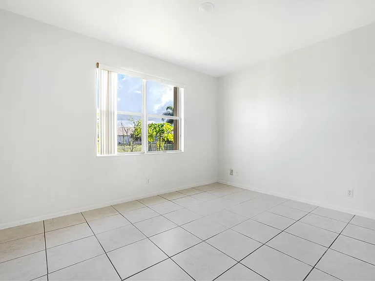 102 Ibisca Ter — Photo 17