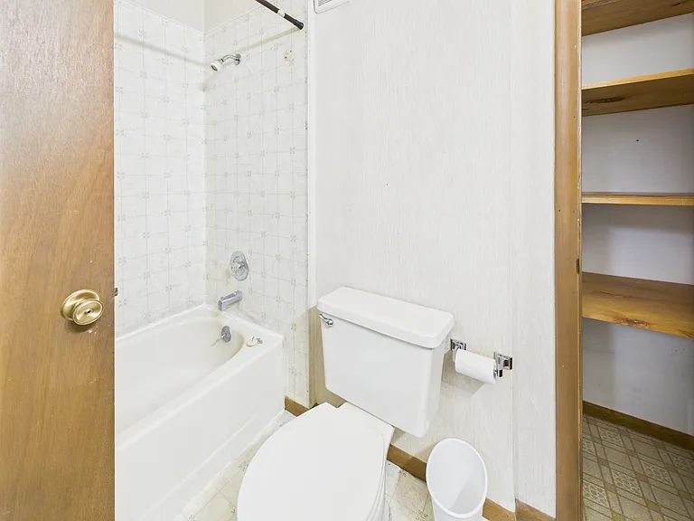109 Cary Ave — Photo 13