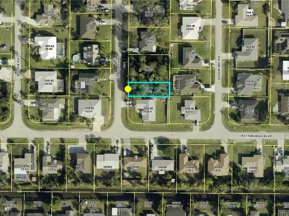 17561 Braddock Rd, Fort Myers, FL 33967