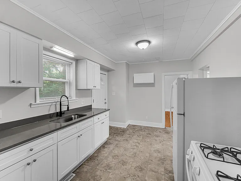 261 W Main St #1 — Photo 11