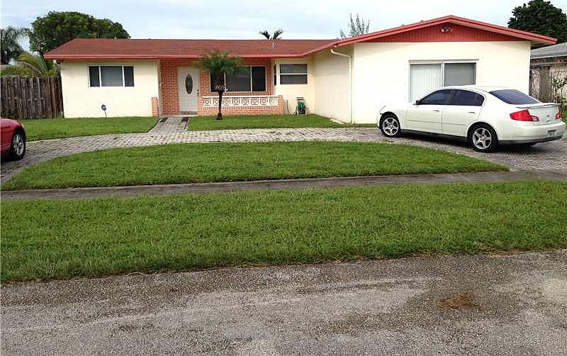 1st image of 1306 Interlachen