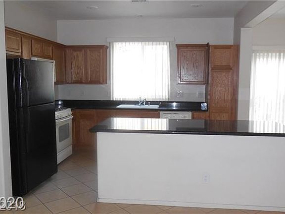 3rd image of 7108 Mercurio Ave #0