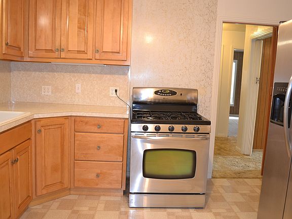 3rd image of 2724 Speight Ave