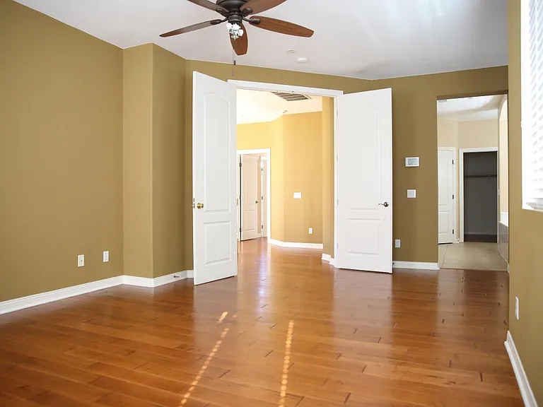 1566 Glencrest Dr — Photo 6