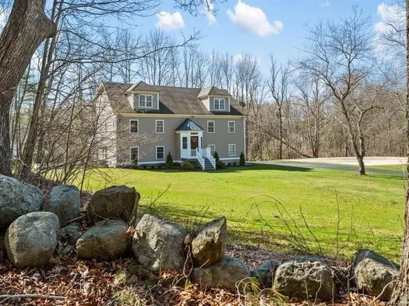 10 Sanborn Rd, Hampton Falls, NH 03844