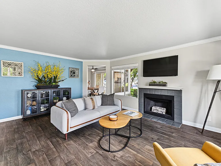 Hidden Hills Condominium Rentals — Photo 9