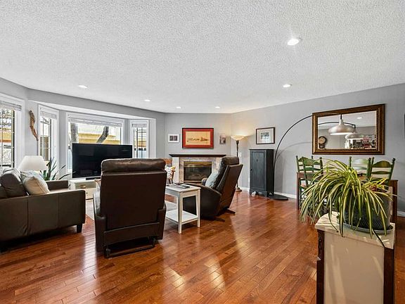4th image of 38 W Richelieu Ct SW