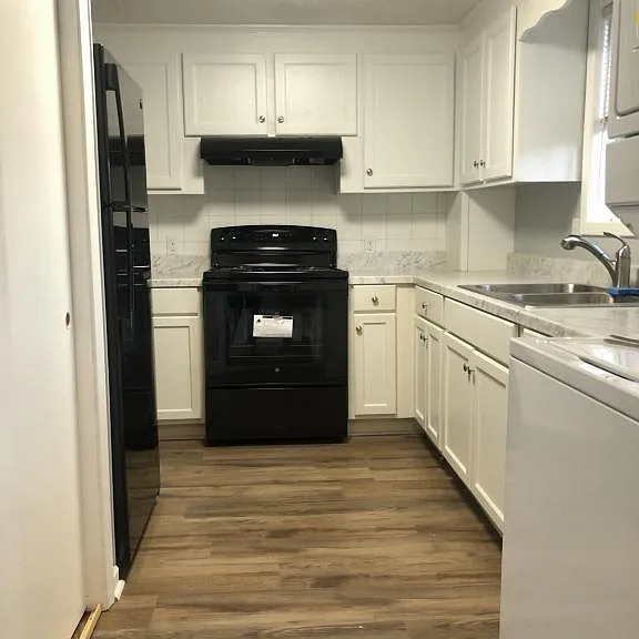 380 S Daleville Ave #H — Photo 5
