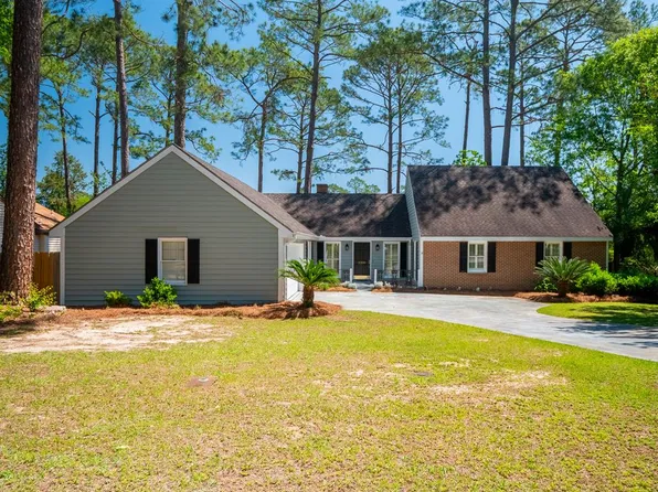 2209 Oakgrove Cir, Valdosta, GA 31602