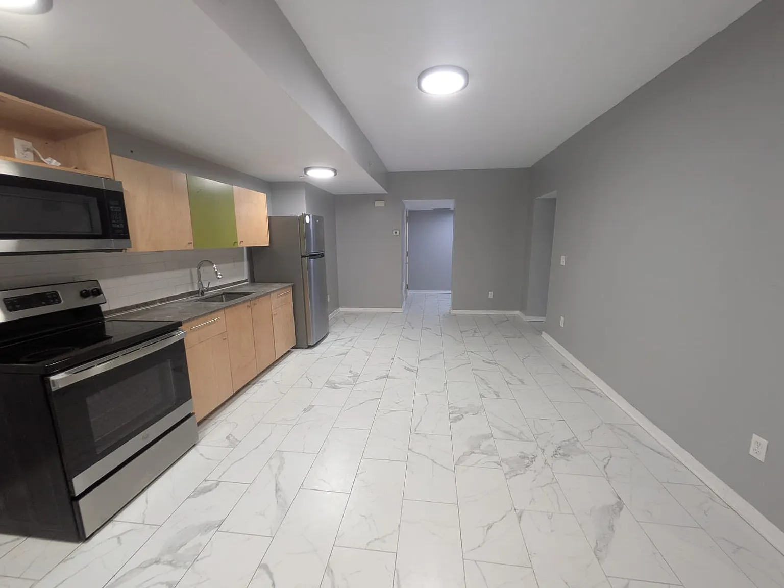 3 bed, $1,875 — Photo 1