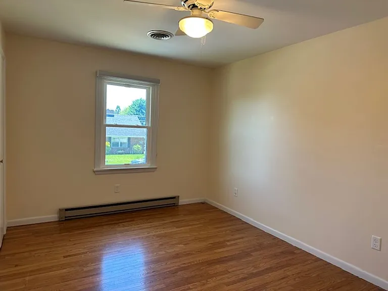 307 Evergreen St — Photo 13