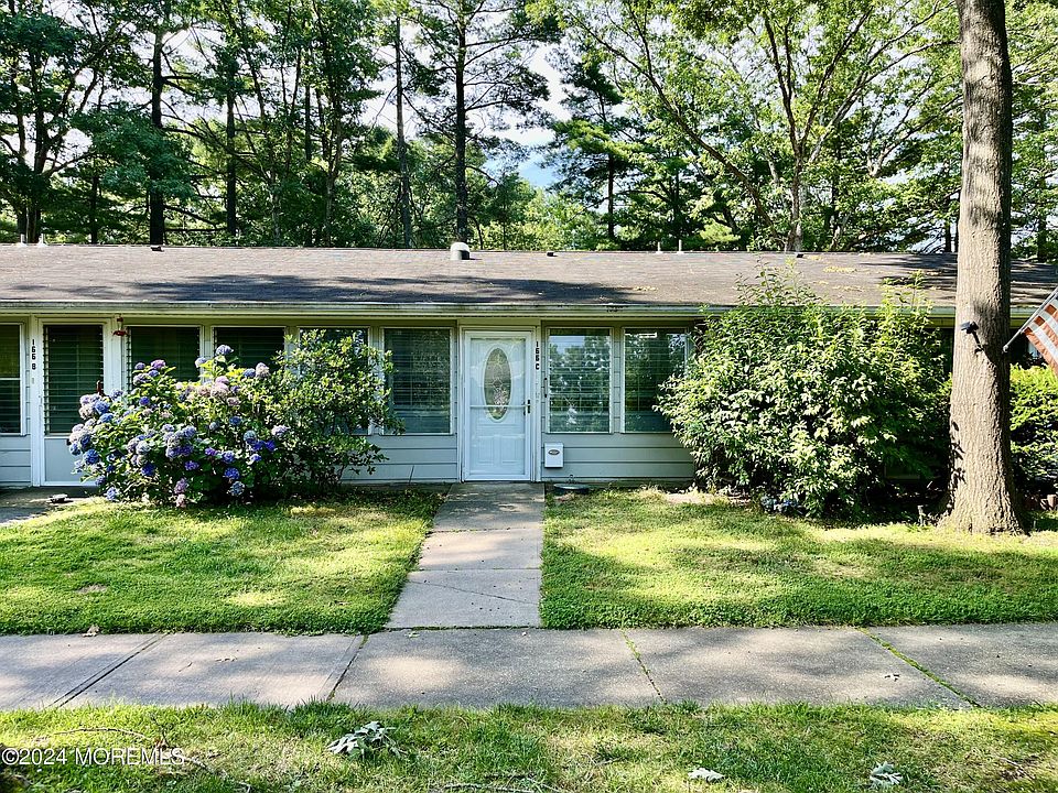 1st image of 166C Huntington Drive