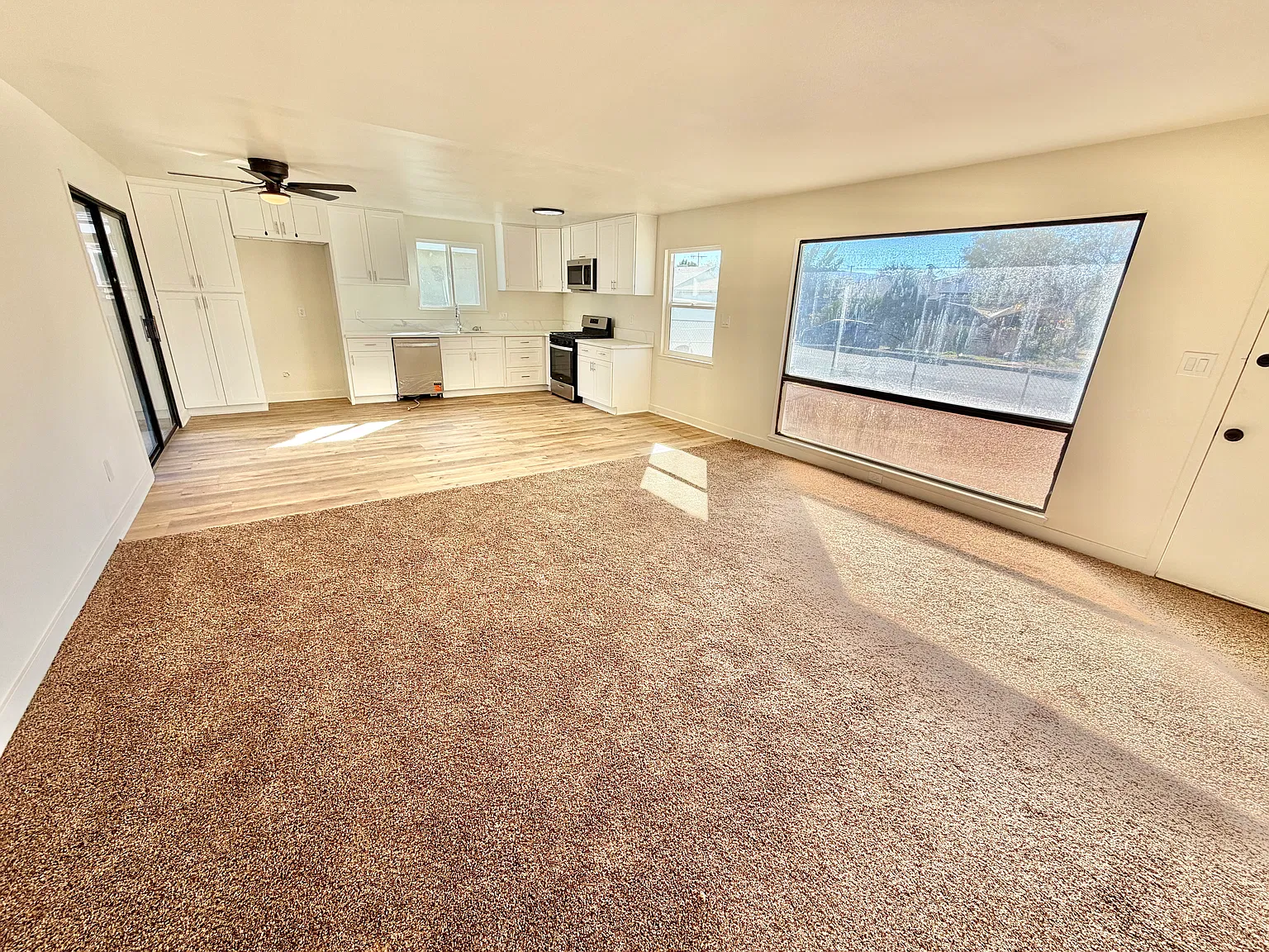 3 bed, 1100 sqft, $2,550 — Photo 4