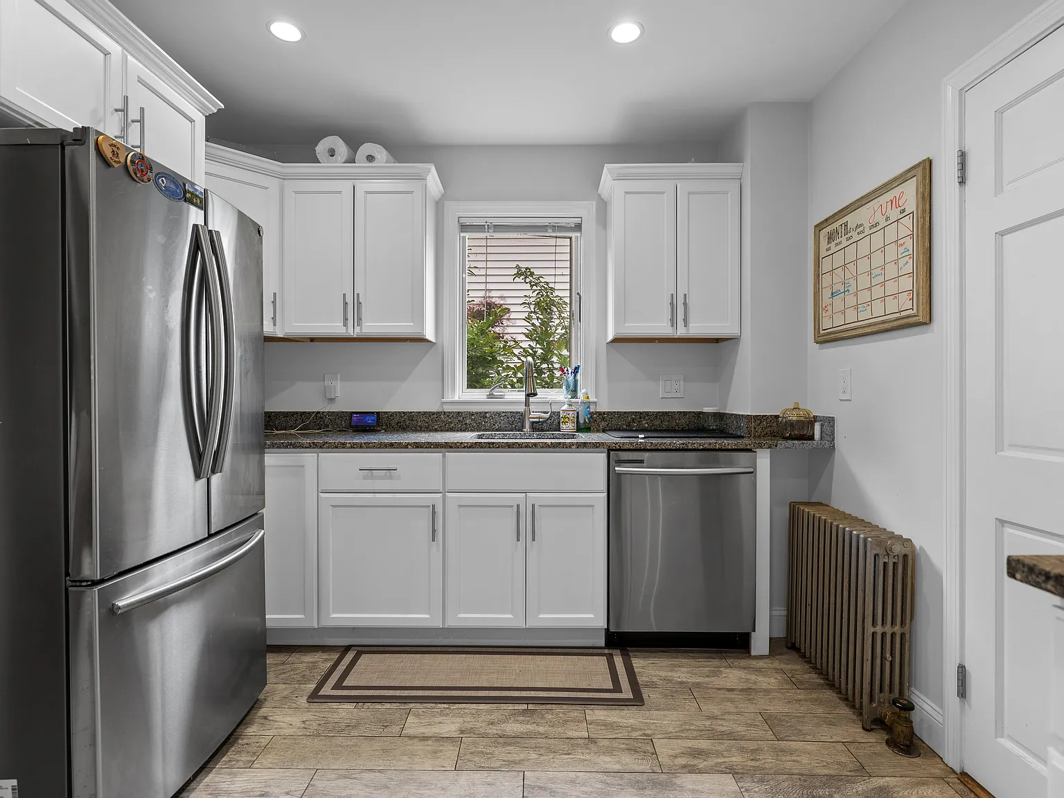 2 bed, 1100 sqft, $3,000 — Photo 1