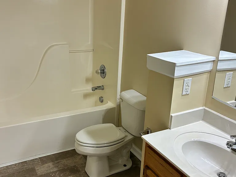 105 Parker Pl #105 — Photo 9