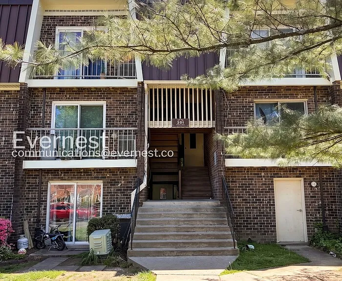 201 N Emory Dr #4 — Photo 1