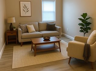 116 1/2 S Broadway St #D, New Philadelphia, OH 44663