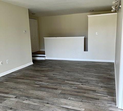 4th image of 21 Silverwood Cir APT 10