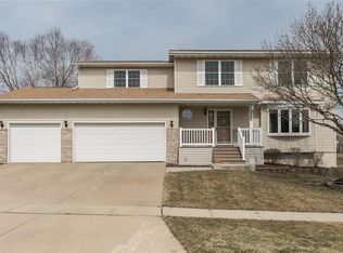 2590 Valleyview Ct, Marion, IA 52302