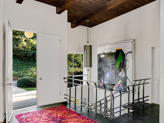 4th image of 2403 Park Oak Dr