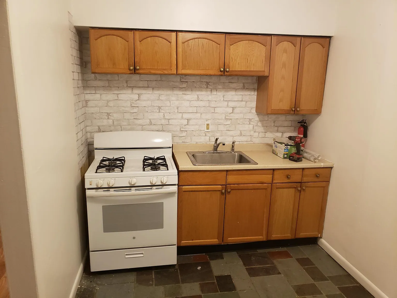 Studio, 350 sqft, $950 — Photo 4