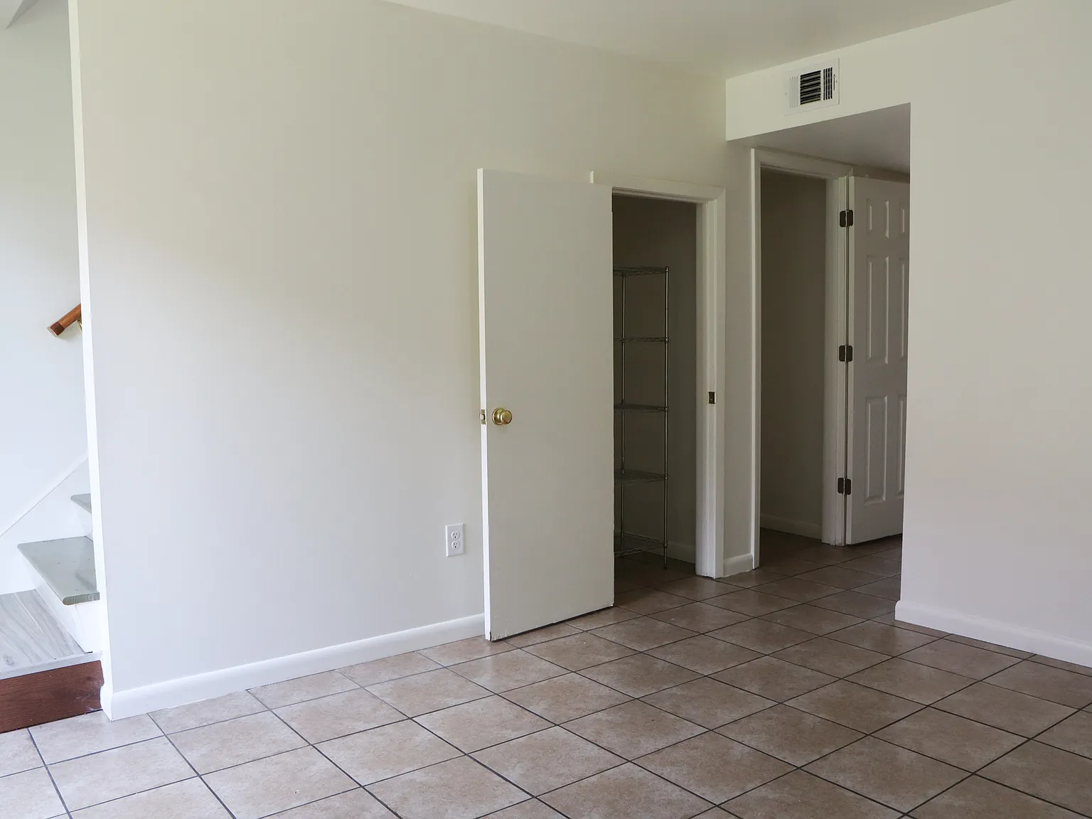 637 Farmington Pl — Photo 3