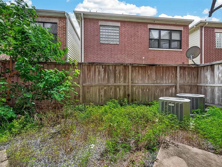 9829 Madeline Alyssa Ct — Photo 41
