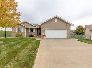 612 Lancaster Cir, Sioux City, IA 51103