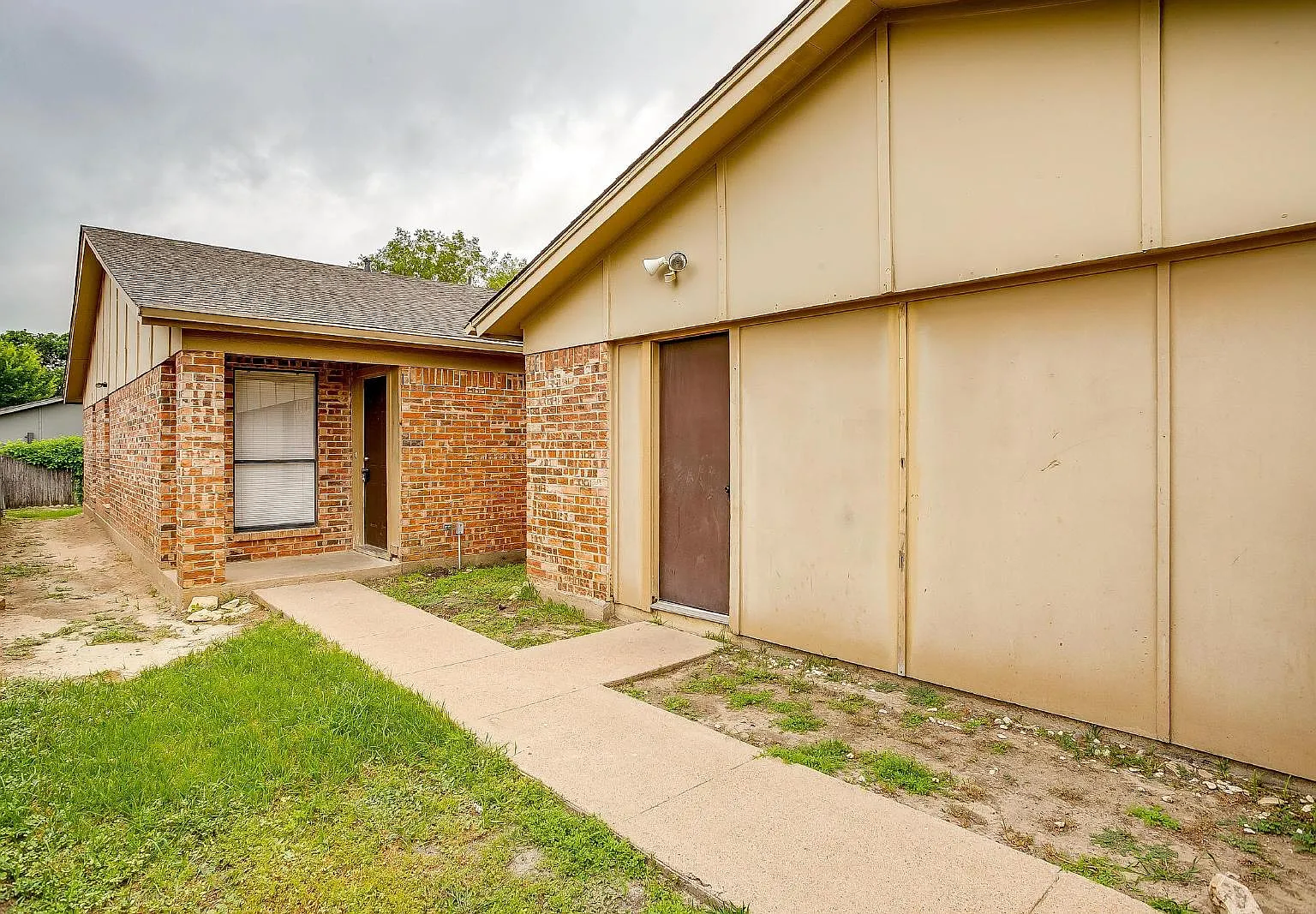 3 bed, 2.0 bath, 1000 sqft, $1,640 — Photo 2