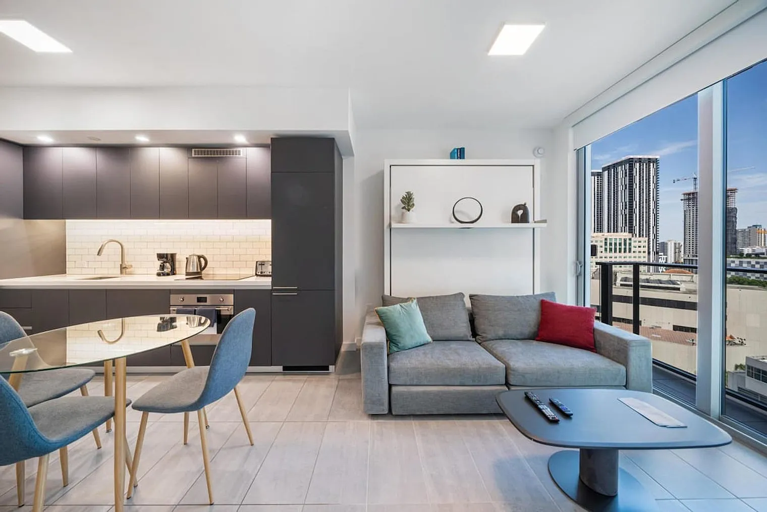 Studio, 1.0 bath, 409 sqft, $3,050 — Photo 2