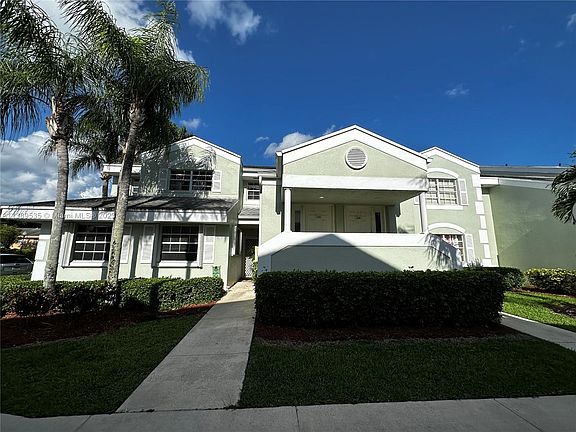 2nd image of 2528 SE 20th Pl #201-C