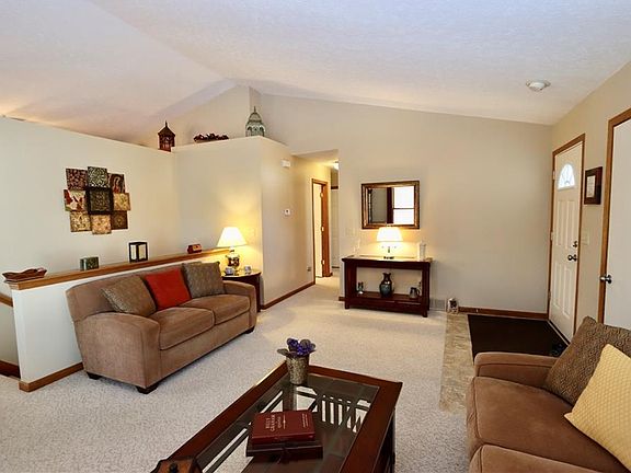 3rd image of 5290 Genny Dr
