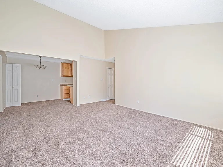 Rollingwood Condominium Rentals — Photo 25
