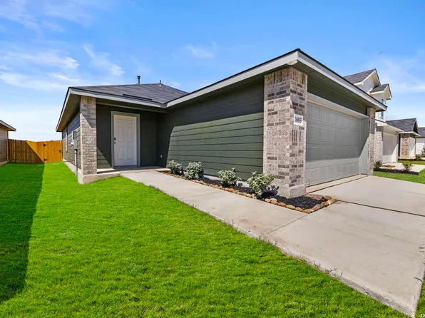 16035 Mahogany Way, Elmendorf, TX 78112
