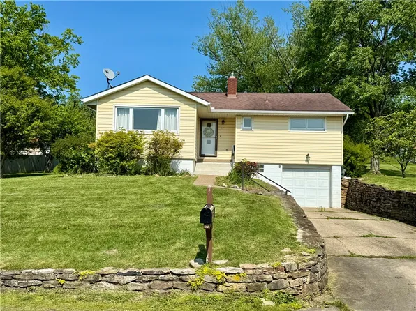 217 Crescent Dr, Greensburg, PA 15601