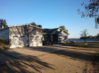 1412 Marina Bay Dr, Watertown, SD 57201