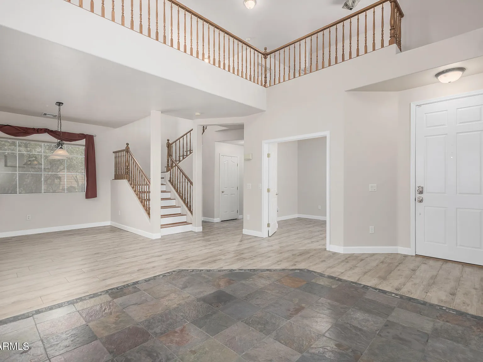 4 bed, 2.5 bath, 2283 sqft, $2,495 — Photo 4