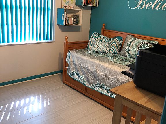 Guest bedroom 